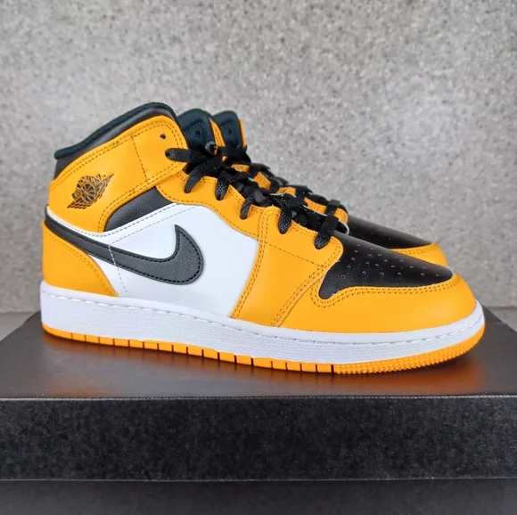 Nike Air Jordan 1 Mid Taxi Sneakers Shoes - Picture 3 of 12